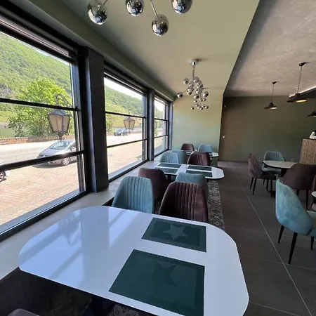 Apartment Cafe Braun *