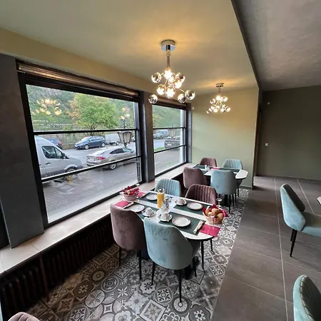 Apartment Cafe Braun *
